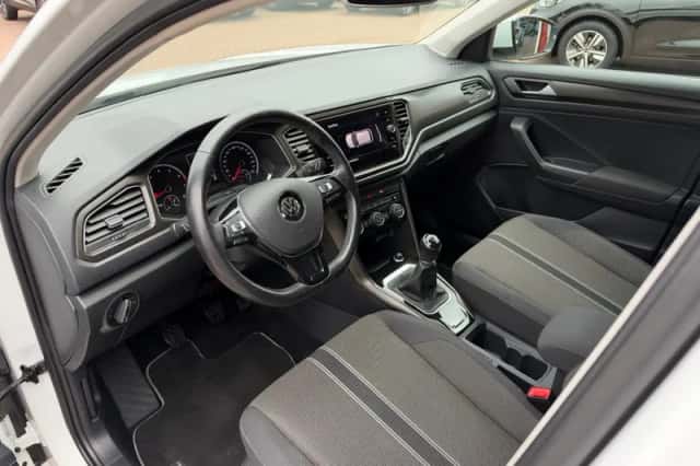 Volkswagen T-Roc (2019) thumbnail 4