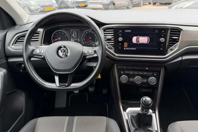 Volkswagen T-Roc (2019) thumbnail 5