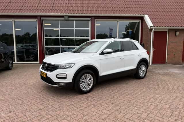 Volkswagen T-Roc (2019) thumbnail 6