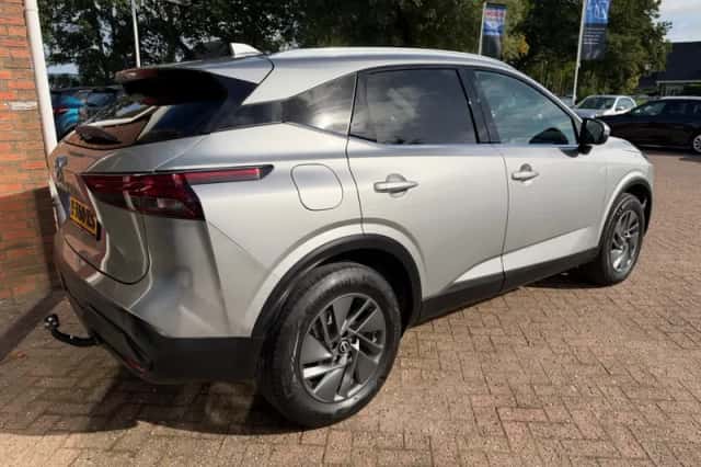 Nissan Qashqai (2022) thumbnail 3