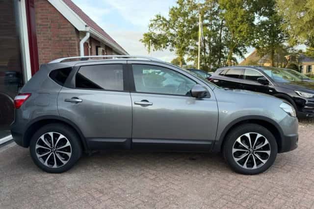 Nissan Qashqai (2012) thumbnail 2