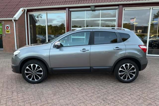 Nissan Qashqai (2012) thumbnail 4