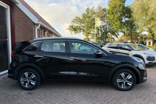 Kia Niro (2019) thumbnail 2