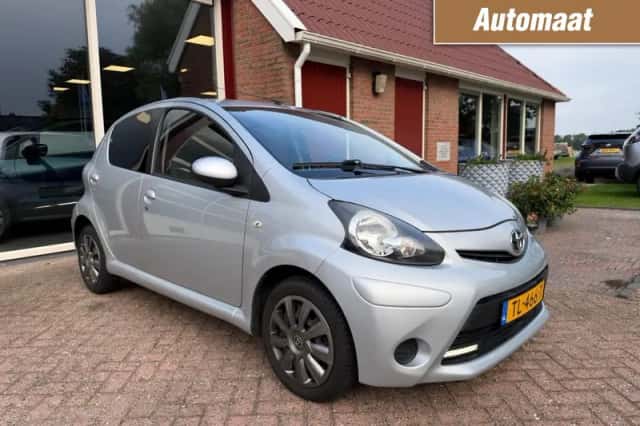 Toyota Aygo (2012) thumbnail 1