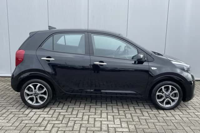 Kia Picanto (2023) thumbnail 3