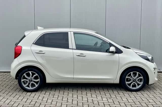 Kia Picanto (2023) thumbnail 3