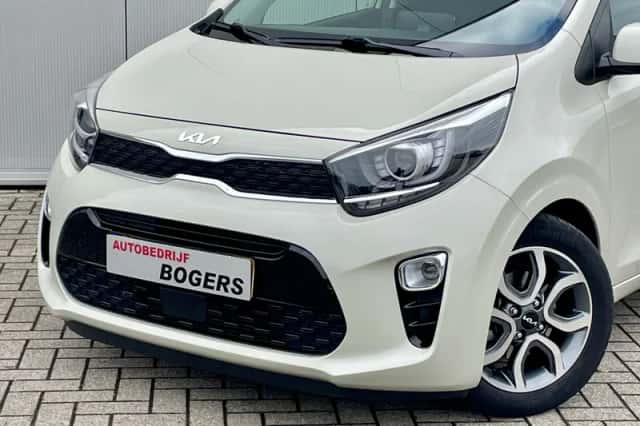 Kia Picanto (2023) thumbnail 4