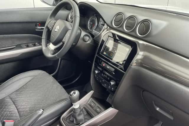 Suzuki Vitara (2024) thumbnail 5
