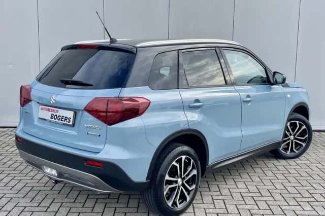 Suzuki Vitara (2022) thumbnail 2
