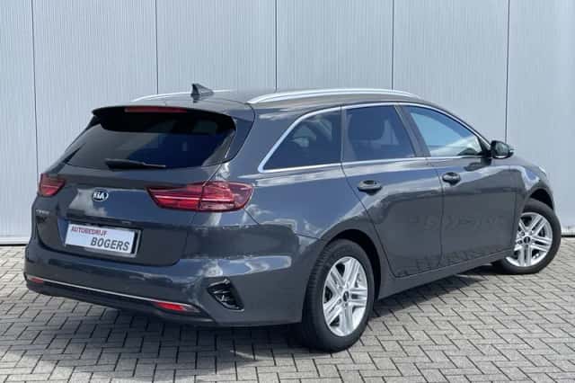 Kia Ceed (2019) thumbnail 2