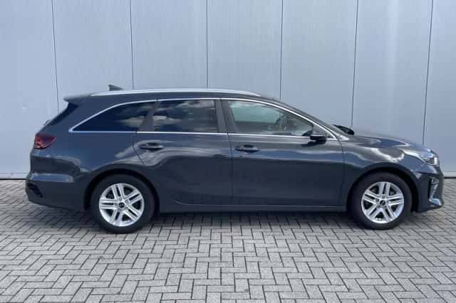 Kia Ceed (2019) thumbnail 3