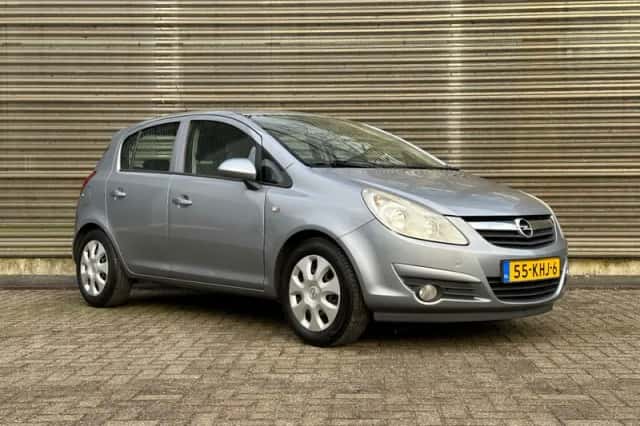 Opel Corsa (2009) thumbnail 2