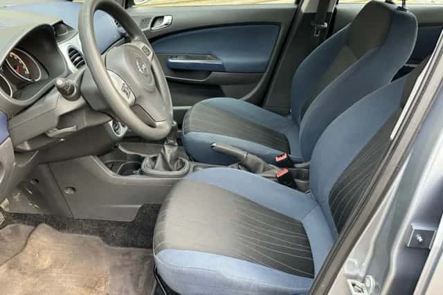 Opel Corsa (2009) thumbnail 6