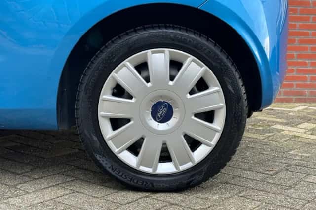 Ford Ka (2010) thumbnail 5
