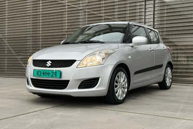 Suzuki Swift (2013) thumbnail 1