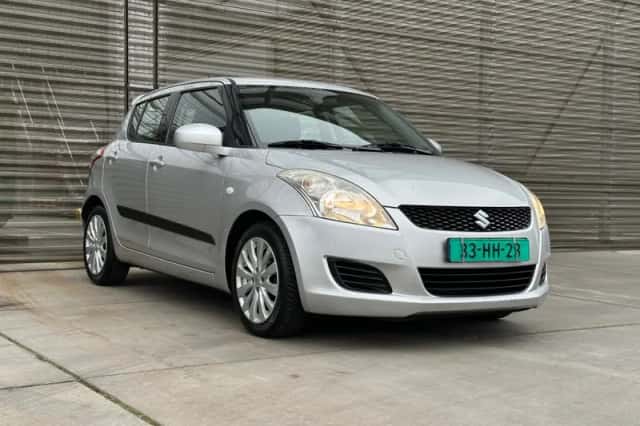 Suzuki Swift (2013) thumbnail 2