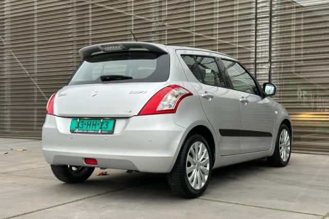 Suzuki Swift (2013) thumbnail 3