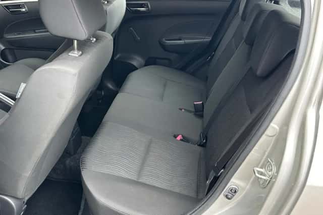 Suzuki Swift (2013) thumbnail 6