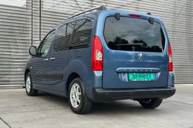 Peugeot Partner (2009) thumbnail 4