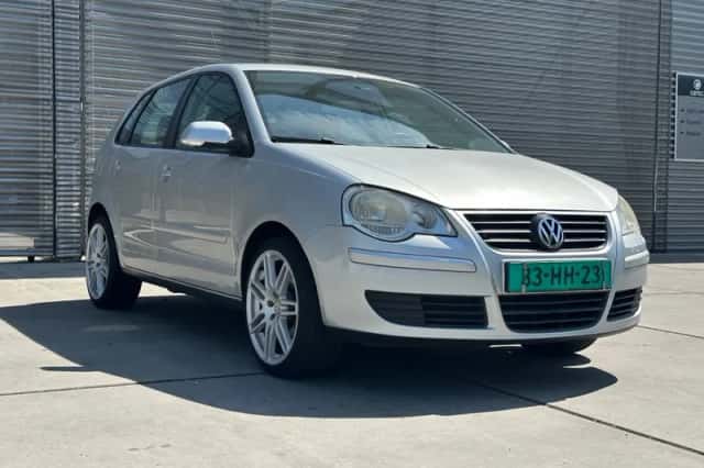 Volkswagen Polo (2007) thumbnail 2