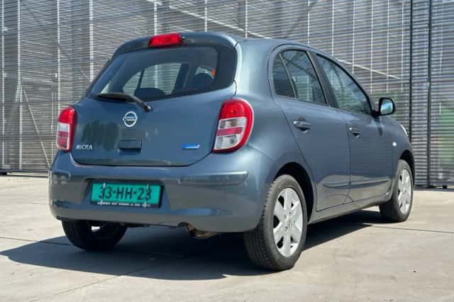 Nissan Micra (2011) thumbnail 3