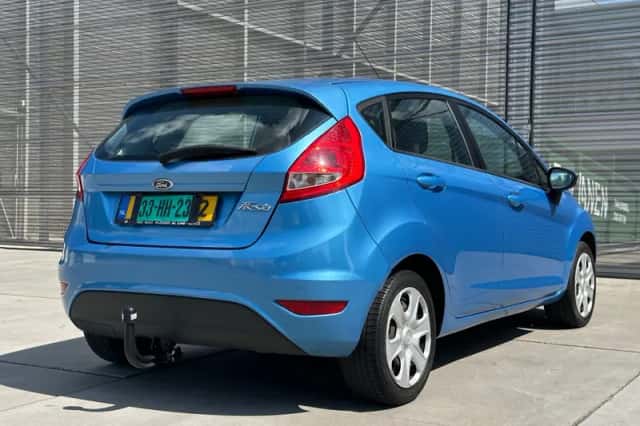 Ford Fiesta (2012) thumbnail 3