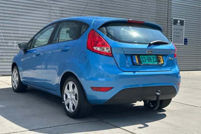 Ford Fiesta (2012) thumbnail 4