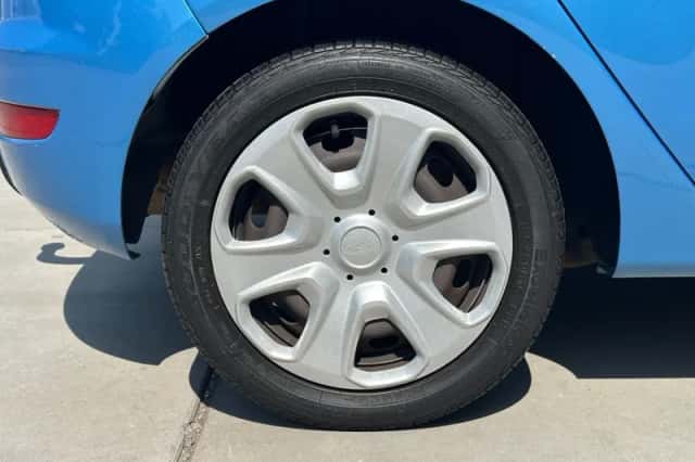 Ford Fiesta (2012) thumbnail 5
