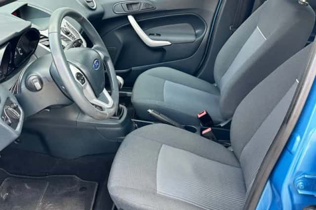 Ford Fiesta (2012) thumbnail 6