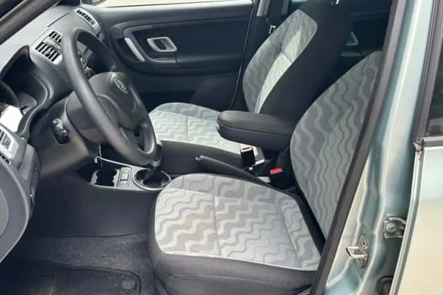 Škoda Fabia (2010) thumbnail 6