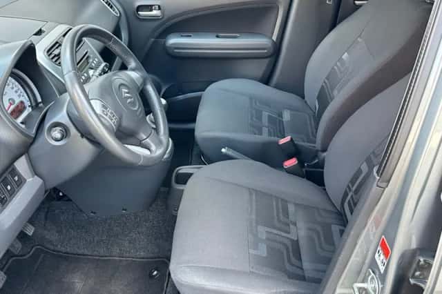 Suzuki Splash (2012) thumbnail 6