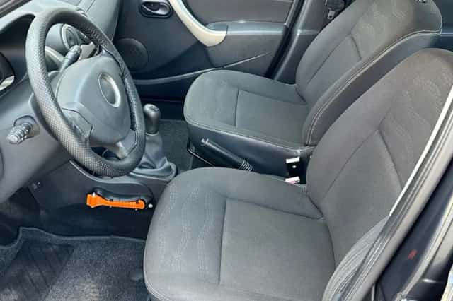 Dacia Sandero (2011) thumbnail 6