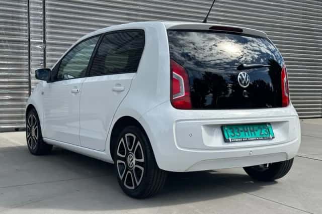 Volkswagen Up! (2016) thumbnail 4