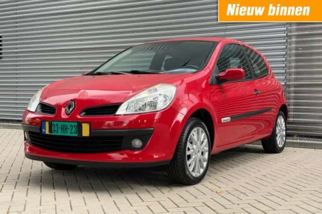 Renault Clio (2009) thumbnail 1