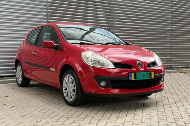 Renault Clio (2009) thumbnail 2