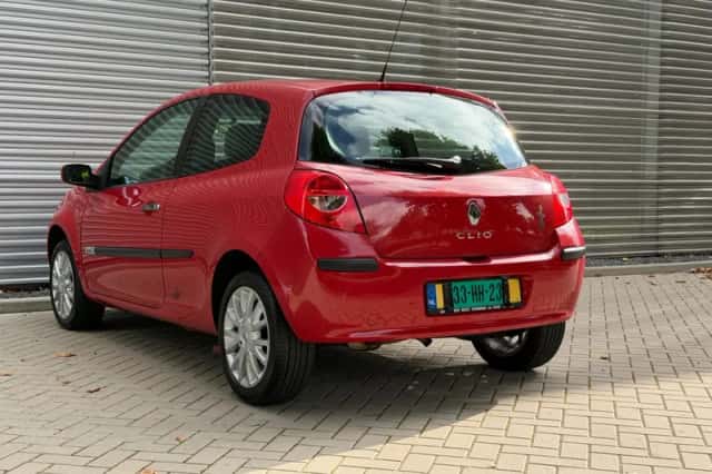 Renault Clio (2009) thumbnail 4