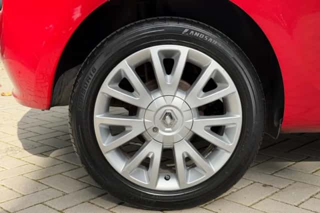 Renault Clio (2009) thumbnail 5