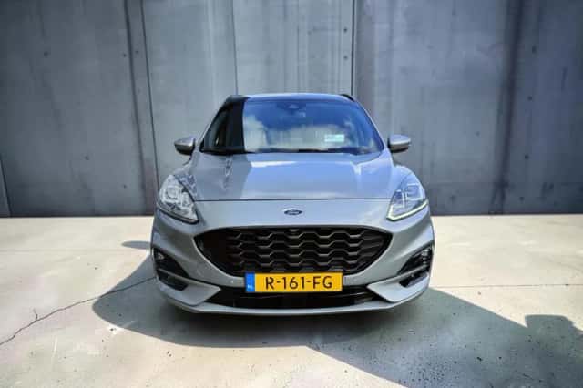 Ford Kuga (2021) thumbnail 4