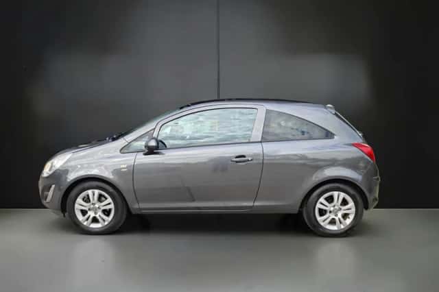 Opel Corsa (2011) thumbnail 2