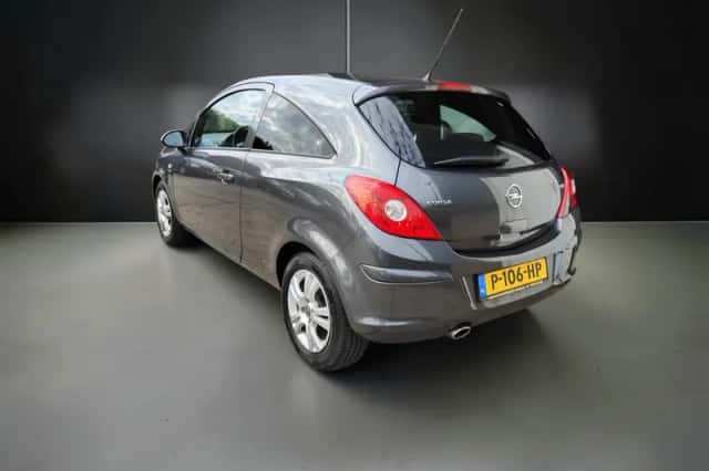 Opel Corsa (2011) thumbnail 3