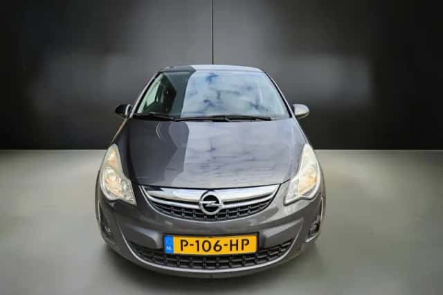 Opel Corsa (2011) thumbnail 4