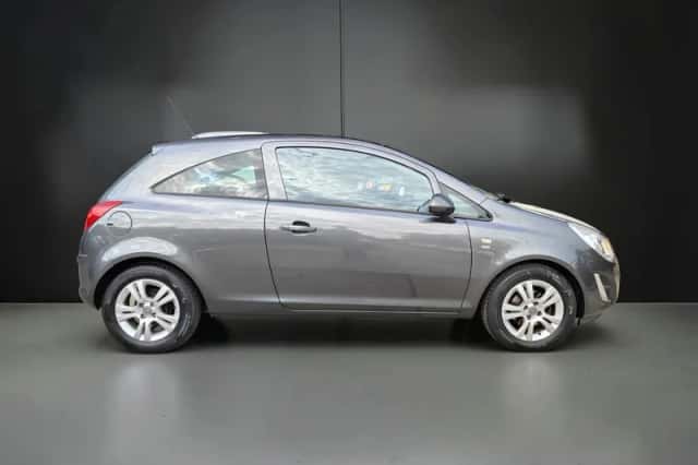 Opel Corsa (2011) thumbnail 6