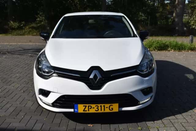 Renault Clio (2019) thumbnail 2