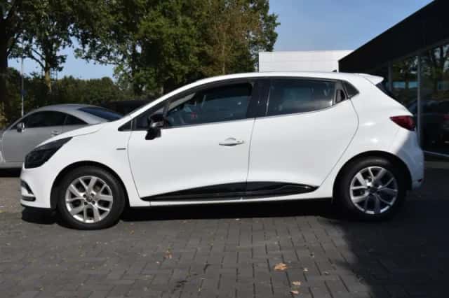 Renault Clio (2019) thumbnail 3