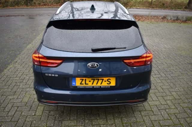 Kia Ceed (2019) thumbnail 5