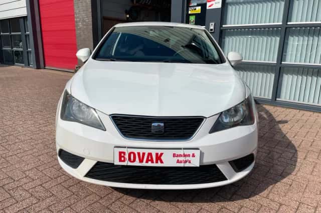 SEAT Ibiza (2012) thumbnail 2