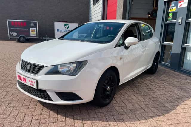 SEAT Ibiza (2012) thumbnail 3