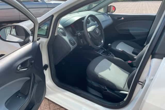 SEAT Ibiza (2012) thumbnail 5