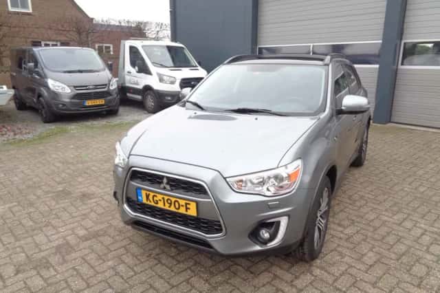 Mitsubishi ASX (2016) thumbnail 2