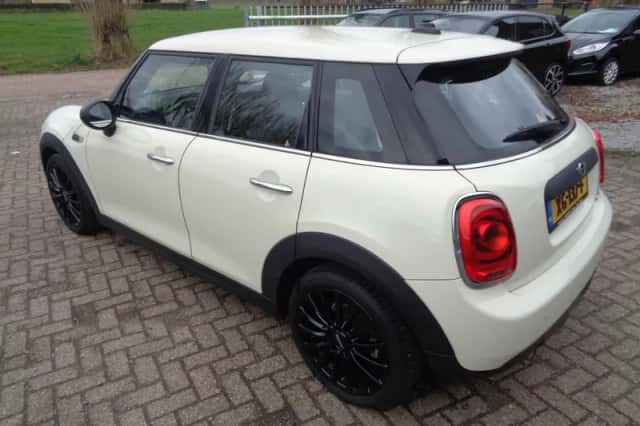 MINI One (2019) thumbnail 5
